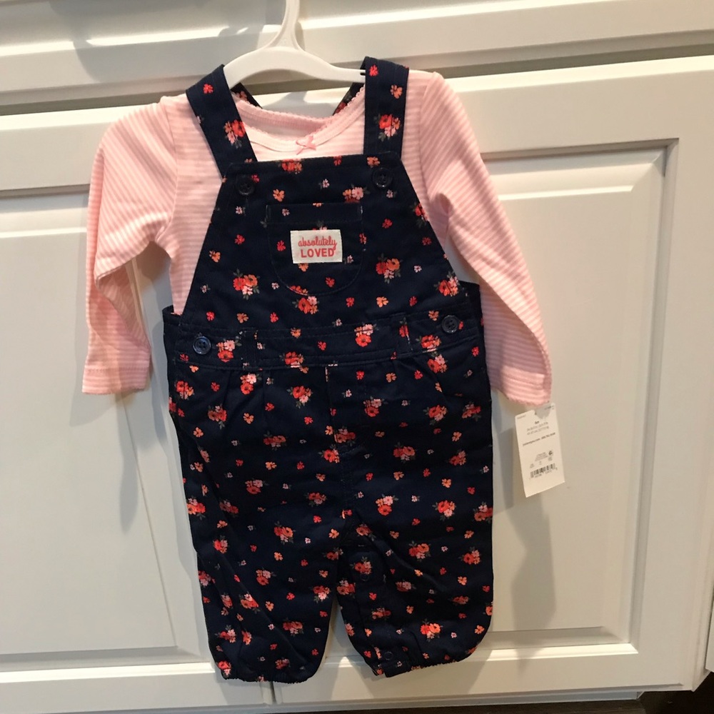 NWT Carter’s flower overall set